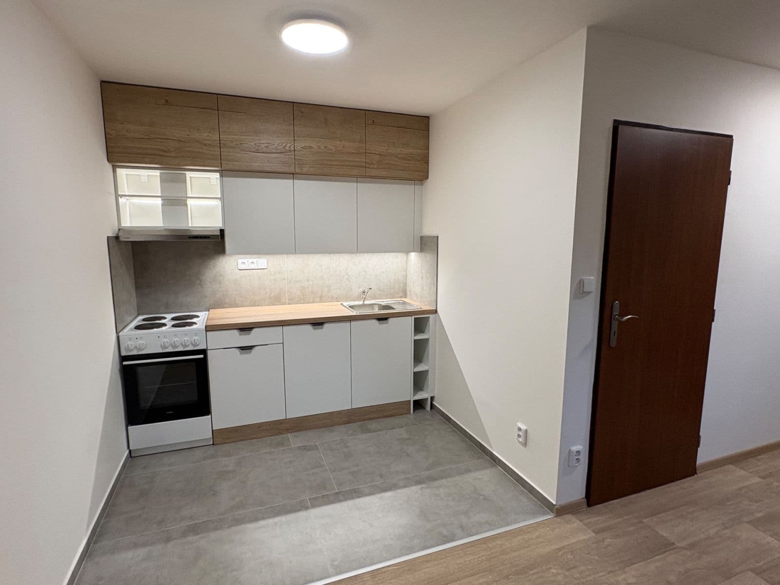 Studio flat to rent, 30 m², Nádražní, Líbeznice, Středočeský Region Studio flat to rent, 30 m², Nádražní, Líbeznice, Středočeský Region