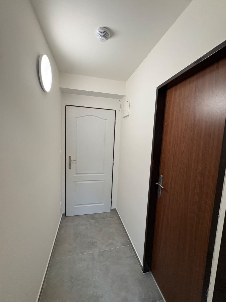 Studio flat to rent, 30 m², Nádražní, Líbeznice, Středočeský Region Studio flat to rent, 30 m², Nádražní, Líbeznice, Středočeský Region