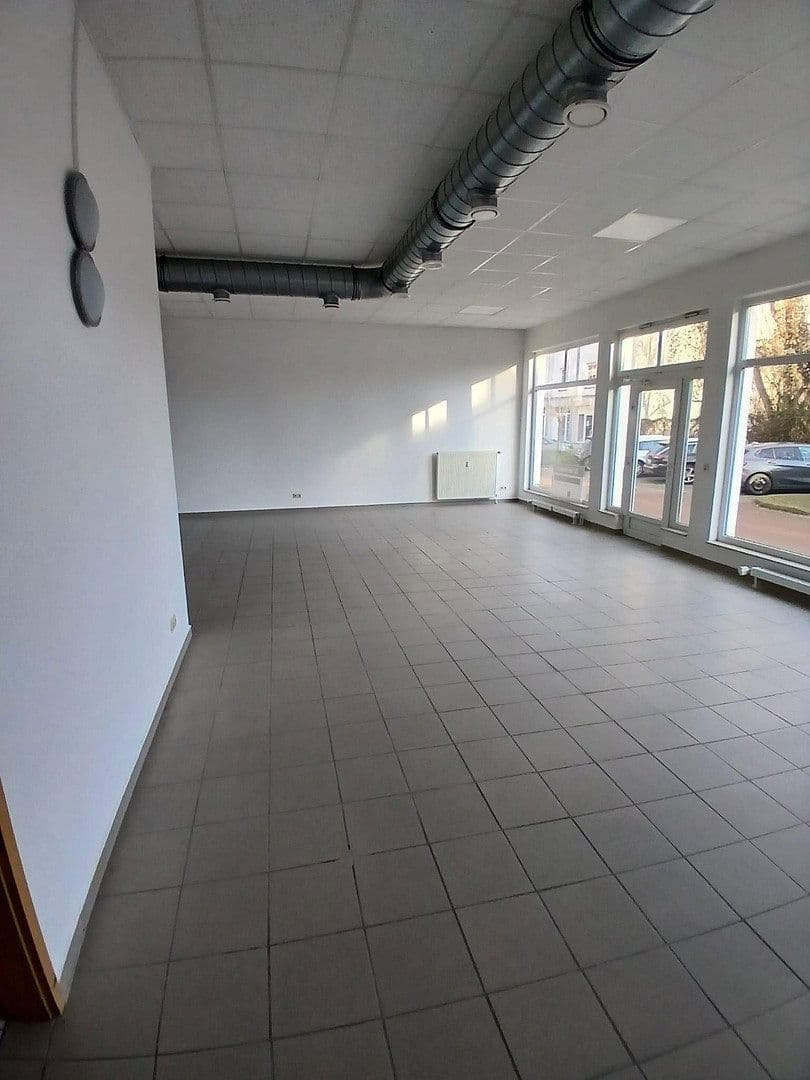 office to rent, 115 m², Porsestr. 3, Dessau-Rosslau, Saxony-Anhalt office to rent, 115 m², Porsestr. 3, Dessau-Rosslau, Saxony-Anhalt