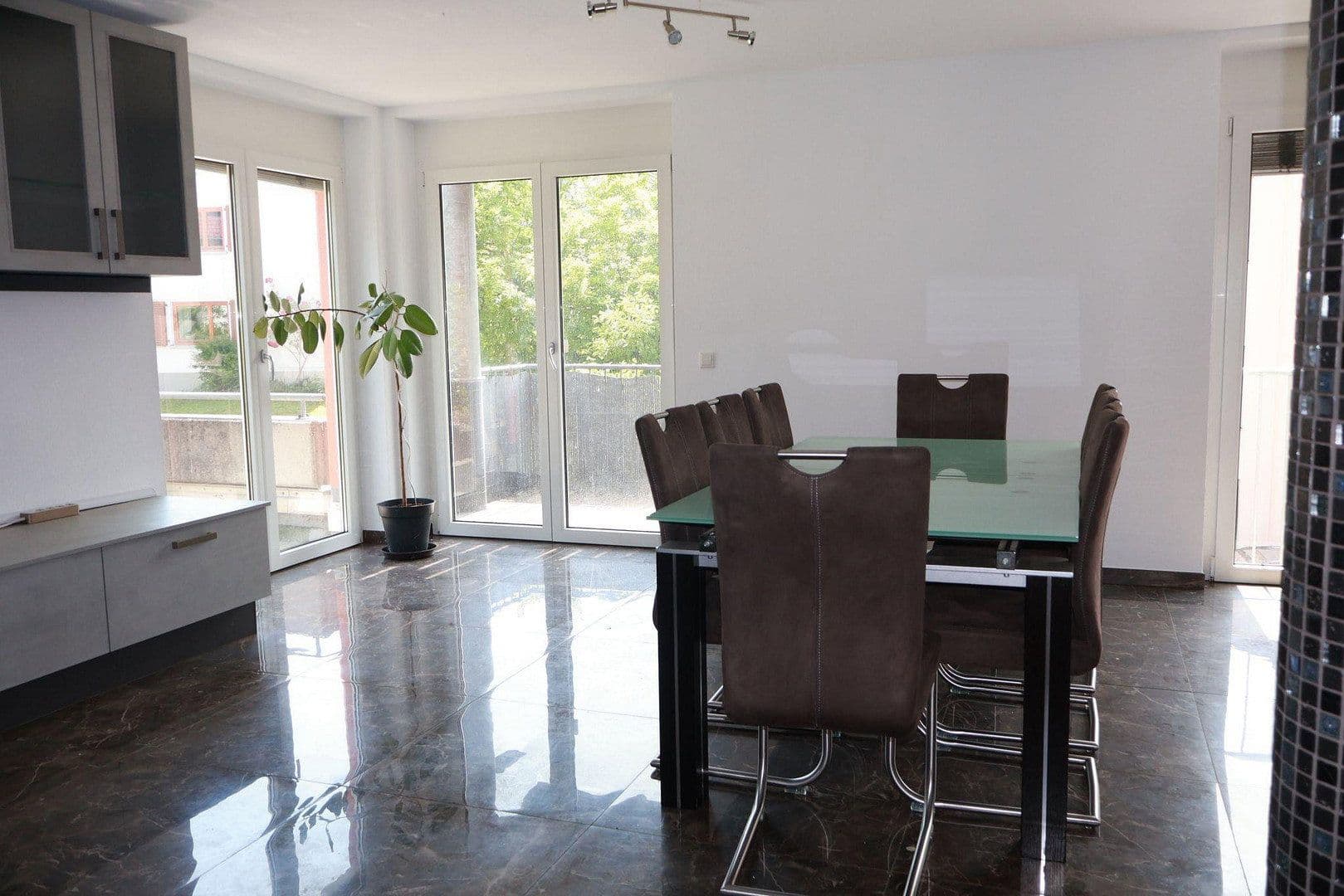 2 bedroom with open-plan kitchen flat to rent, 119 m², Wehr, Baden-Württemberg 2 bedroom with open-plan kitchen flat to rent, 119 m², Wehr, Baden-Württemberg