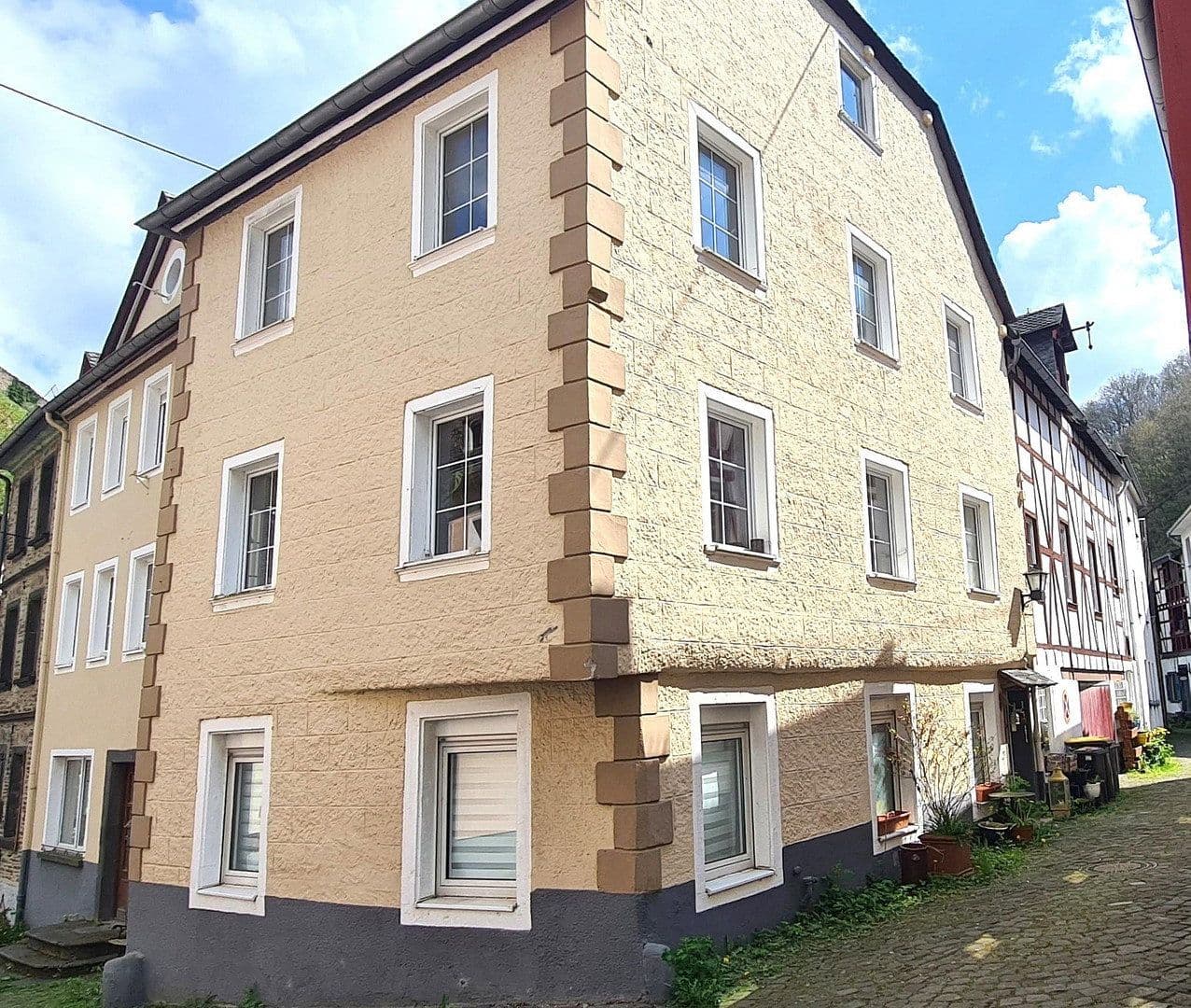 house for sale, 374 m², Monreal, Rhineland-Palatinate house for sale, 374 m², Monreal, Rhineland-Palatinate