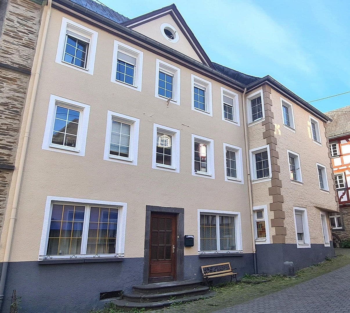 house for sale, 374 m², Monreal, Rhineland-Palatinate house for sale, 374 m², Monreal, Rhineland-Palatinate