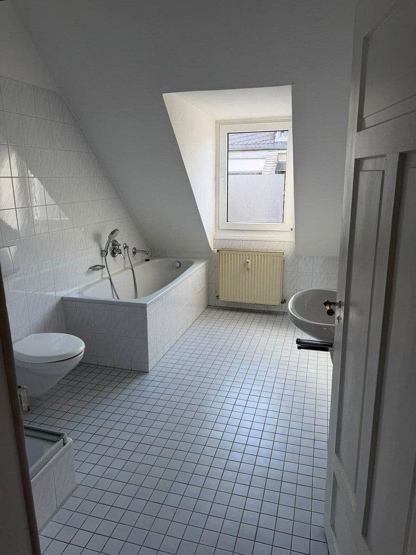 3 bedroom flat to rent, 57 m², Hellmundstraße 4, Wiesbaden, Hesse 3 bedroom flat to rent, 57 m², Hellmundstraße 4, Wiesbaden, Hesse