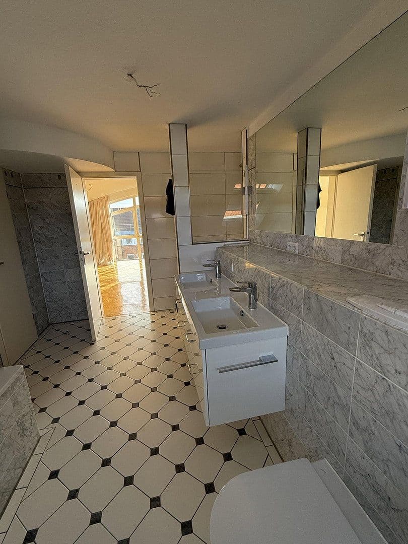 1 bedroom with open-plan kitchen flat for sale, 79 m², Bremen, Bremen 1 bedroom with open-plan kitchen flat for sale, 79 m², Bremen, Bremen