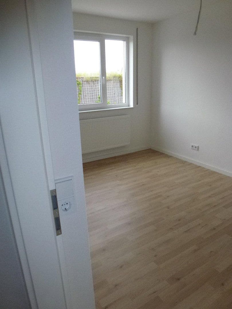 house to rent, 152 m², Rotdornweg 117, Frankfurt, Hesse house to rent, 152 m², Rotdornweg 117, Frankfurt, Hesse