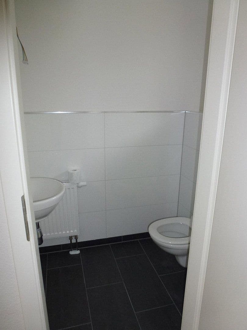 house to rent, 152 m², Rotdornweg 117, Frankfurt, Hesse house to rent, 152 m², Rotdornweg 117, Frankfurt, Hesse