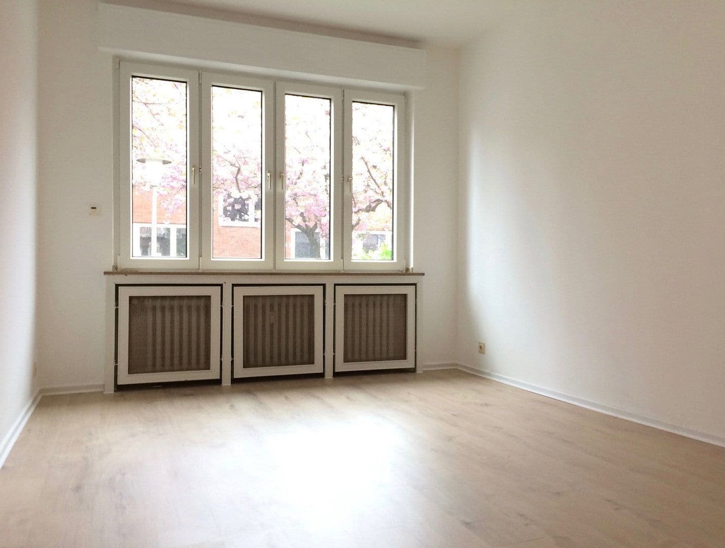 4 bedroom with open-plan kitchen flat to rent, 137 m², Krefeld - Bockum, North Rhine-Westphalia 4 bedroom with open-plan kitchen flat to rent, 137 m², Krefeld - Bockum, North Rhine-Westphalia