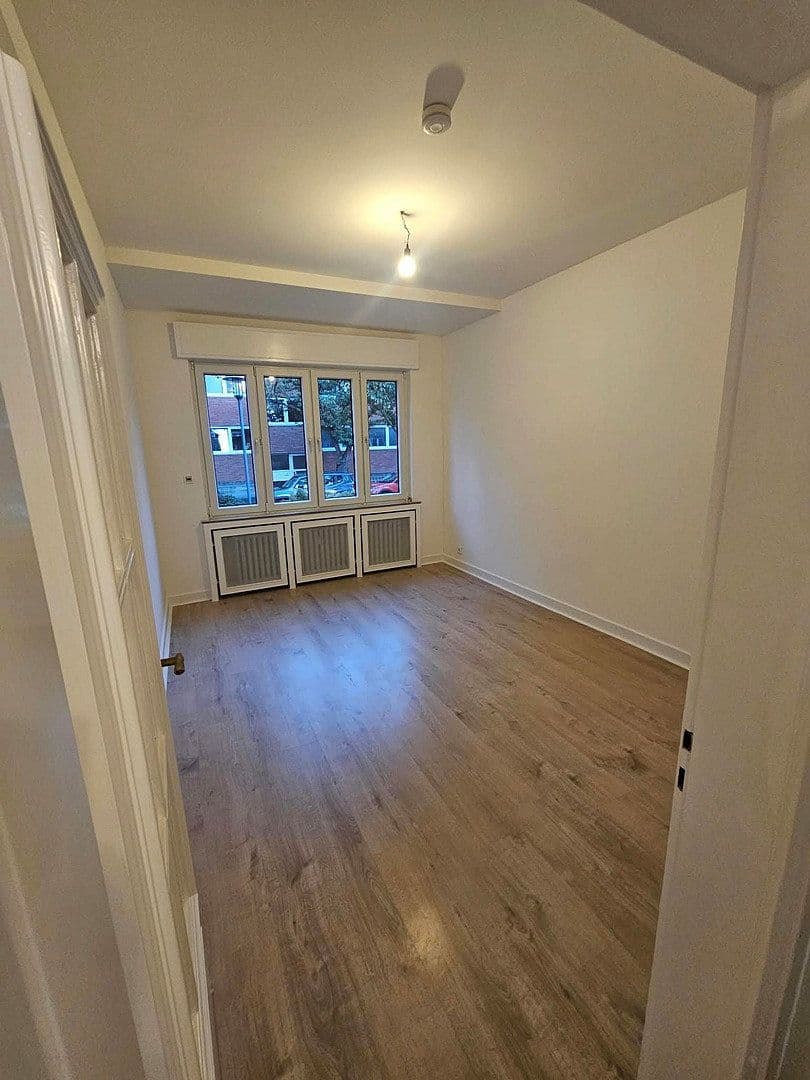 4 bedroom with open-plan kitchen flat to rent, 137 m², Krefeld - Bockum, North Rhine-Westphalia 4 bedroom with open-plan kitchen flat to rent, 137 m², Krefeld - Bockum, North Rhine-Westphalia