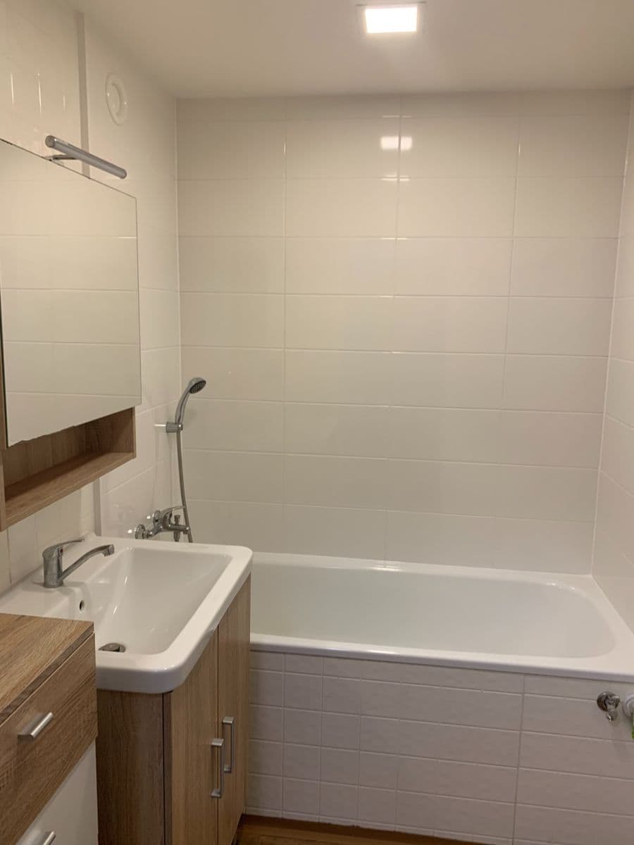 2 bedroom with open-plan kitchen flat to rent, 68 m², Nevanova, Prague, Prague 2 bedroom with open-plan kitchen flat to rent, 68 m², Nevanova, Prague, Prague