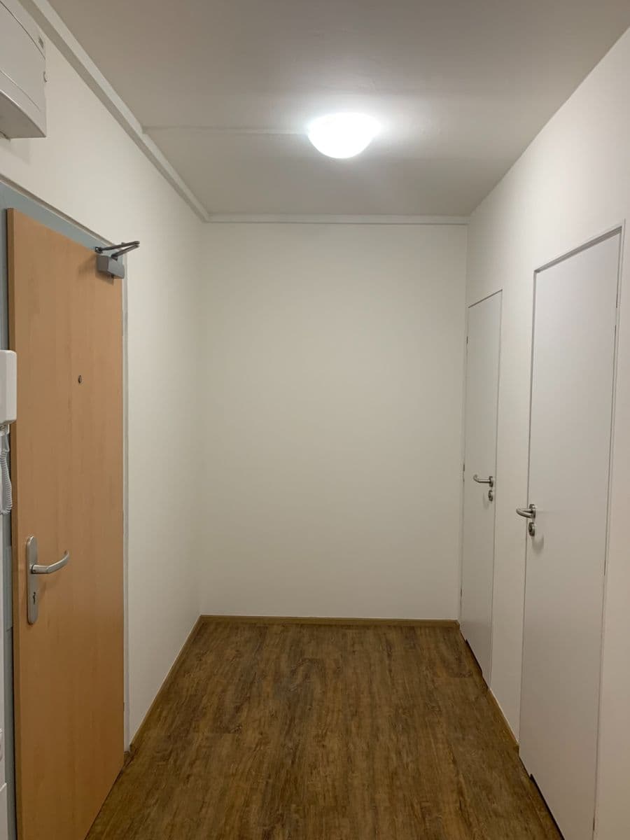 2 bedroom with open-plan kitchen flat to rent, 68 m², Nevanova, Prague, Prague 2 bedroom with open-plan kitchen flat to rent, 68 m², Nevanova, Prague, Prague