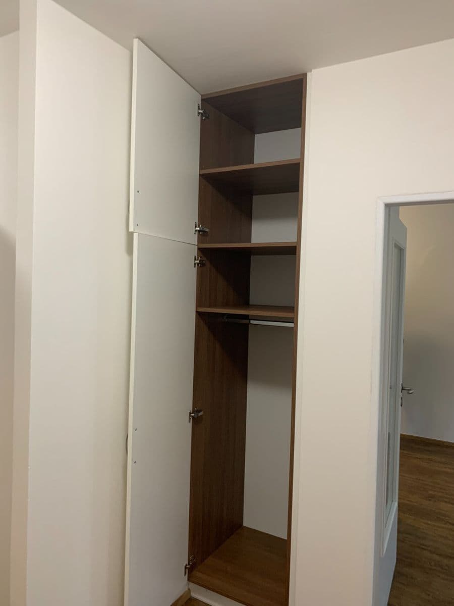 2 bedroom with open-plan kitchen flat to rent, 68 m², Nevanova, Prague, Prague 2 bedroom with open-plan kitchen flat to rent, 68 m², Nevanova, Prague, Prague