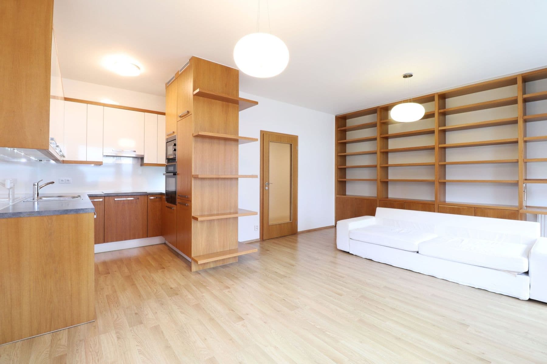 2 bedroom with open-plan kitchen flat to rent, 81 m², Nad Akcízem, Prague, Prague 2 bedroom with open-plan kitchen flat to rent, 81 m², Nad Akcízem, Prague, Prague
