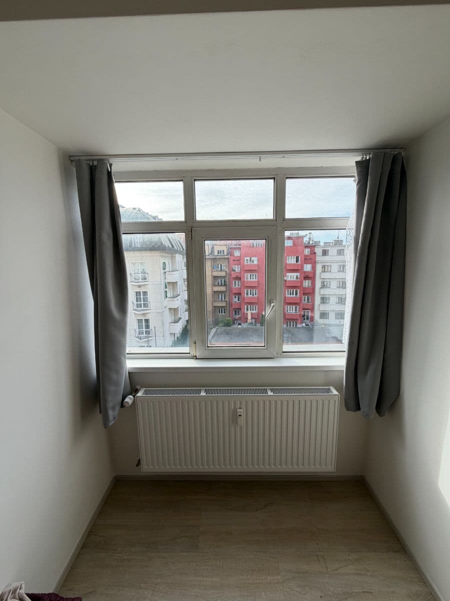 Studio flat to rent, 31 m², 5. května, Prague, Prague Studio flat to rent, 31 m², 5. května, Prague, Prague