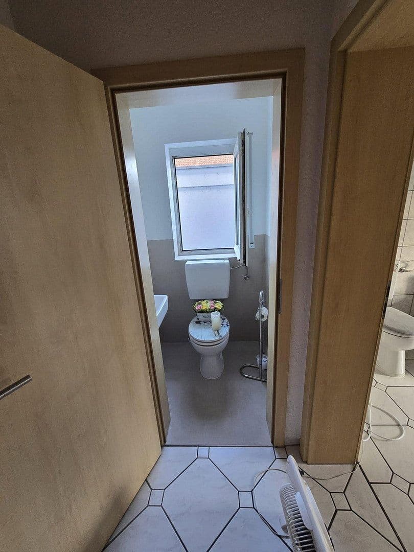 3 bedroom with open-plan kitchen flat for sale, 143 m², Eich, Rhineland-Palatinate 3 bedroom with open-plan kitchen flat for sale, 143 m², Eich, Rhineland-Palatinate