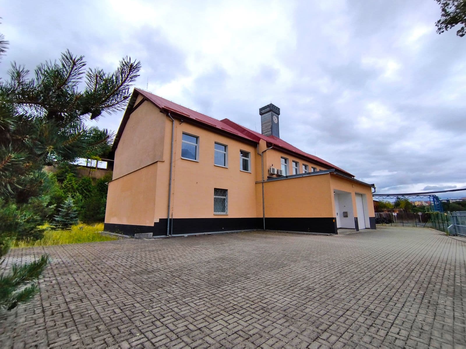 house for sale, 1,612 m², Huťská, Kladno, Středočeský Region house for sale, 1,612 m², Huťská, Kladno, Středočeský Region