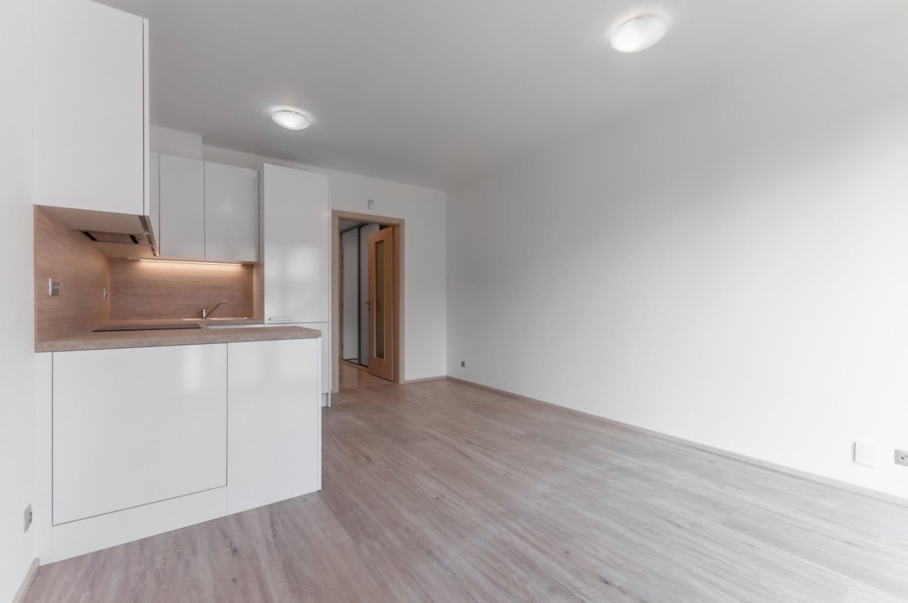 Studio flat to rent, 28 m², Bassova, Prague, Prague Studio flat to rent, 28 m², Bassova, Prague, Prague