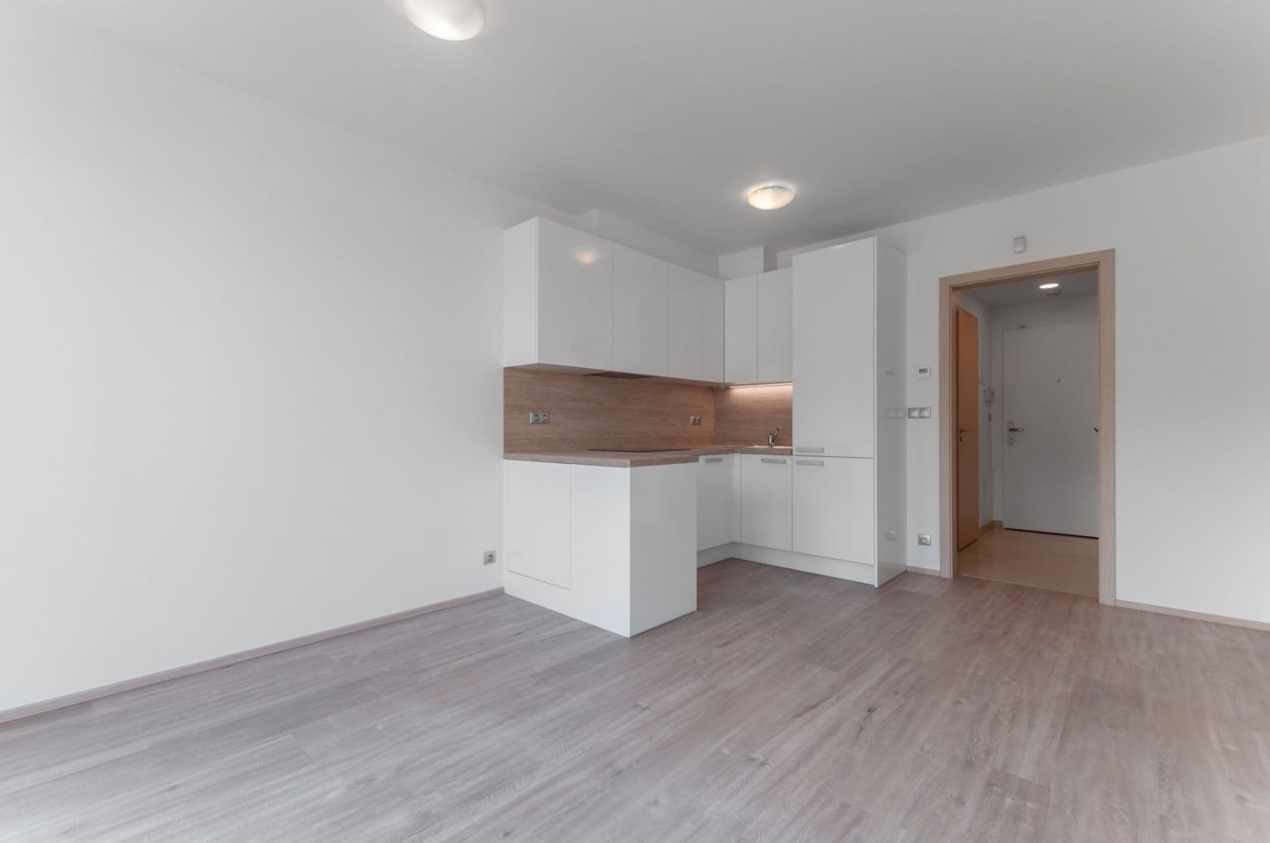 Studio flat to rent, 28 m², Bassova, Prague, Prague Studio flat to rent, 28 m², Bassova, Prague, Prague