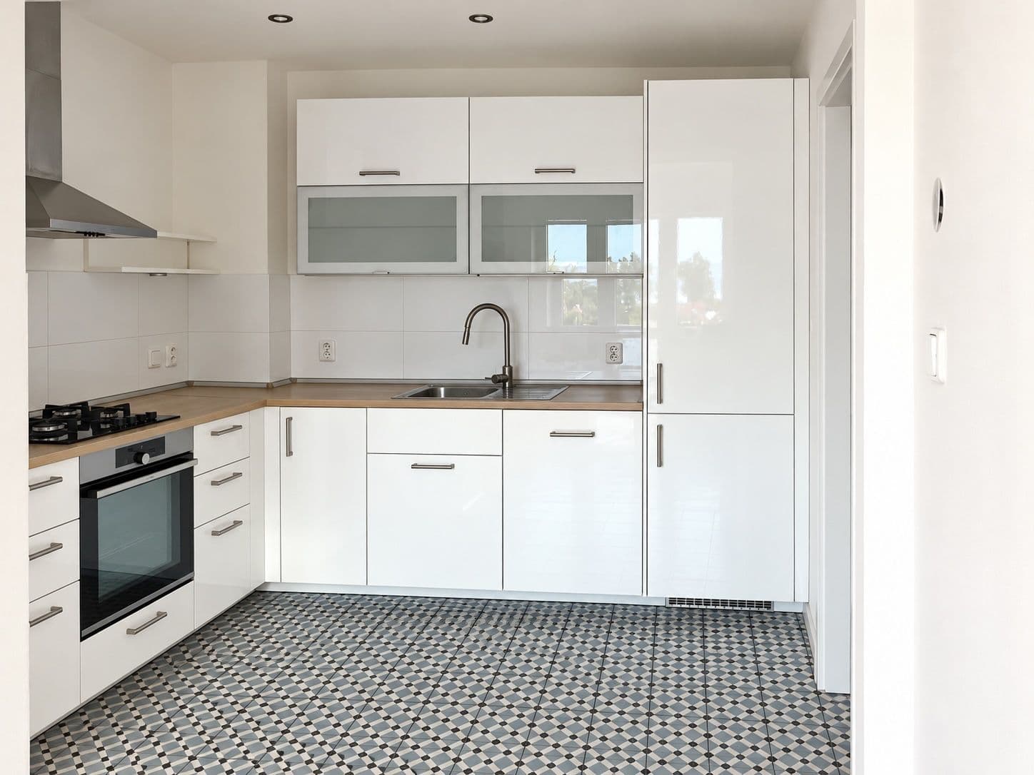 2 bedroom with open-plan kitchen flat to rent, 70 m², Zdaru, Prague, Prague 2 bedroom with open-plan kitchen flat to rent, 70 m², Zdaru, Prague, Prague