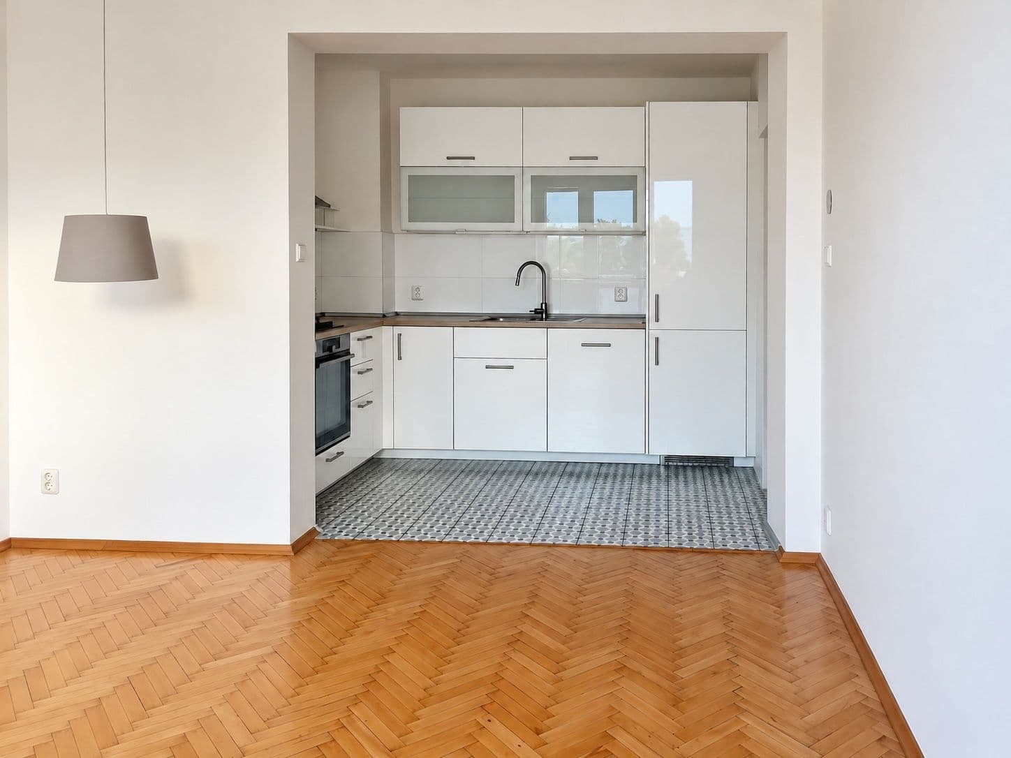 2 bedroom with open-plan kitchen flat to rent, 70 m², Zdaru, Prague, Prague 2 bedroom with open-plan kitchen flat to rent, 70 m², Zdaru, Prague, Prague