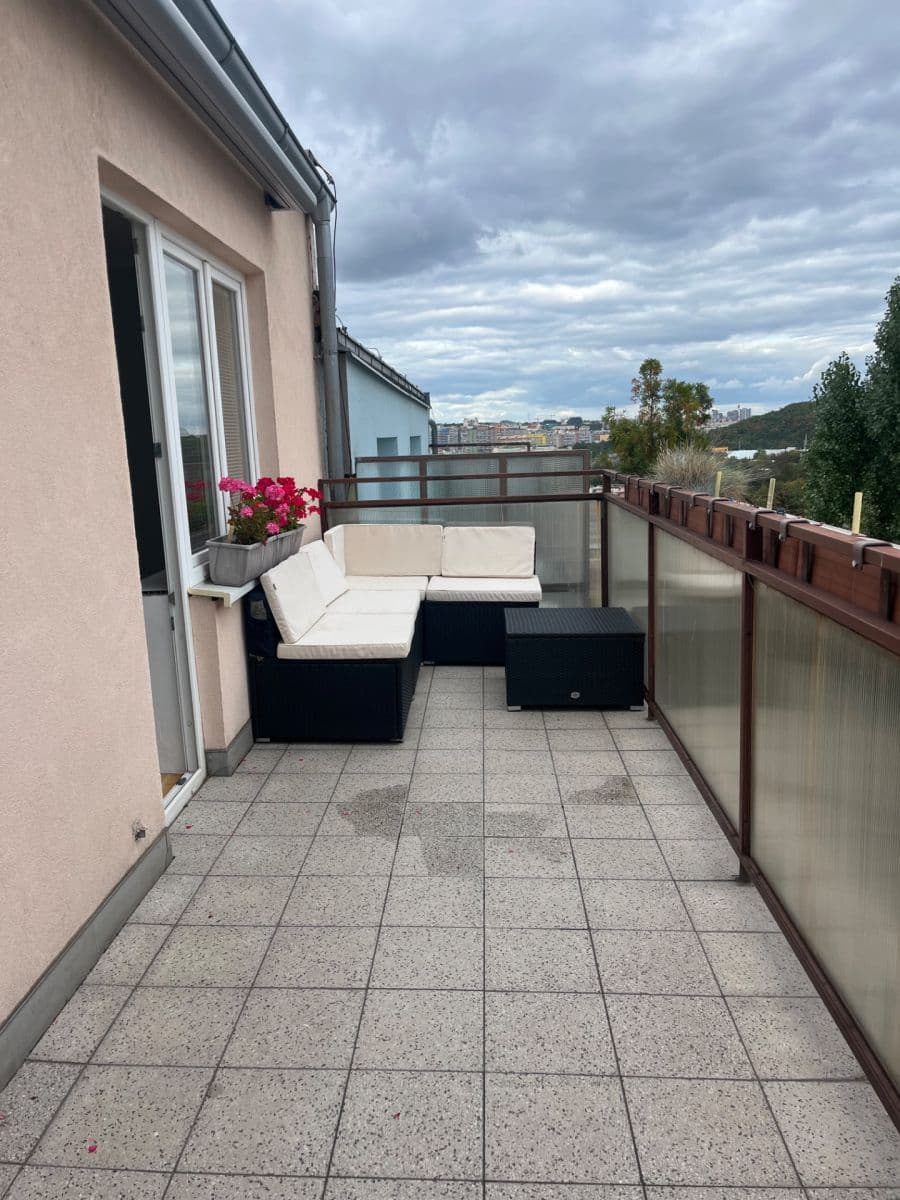 2 bedroom with open-plan kitchen flat to rent, 70 m², Zdaru, Prague, Prague 2 bedroom with open-plan kitchen flat to rent, 70 m², Zdaru, Prague, Prague