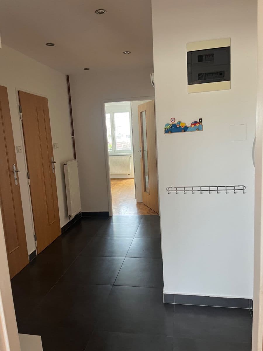 2 bedroom with open-plan kitchen flat to rent, 70 m², Zdaru, Prague, Prague 2 bedroom with open-plan kitchen flat to rent, 70 m², Zdaru, Prague, Prague