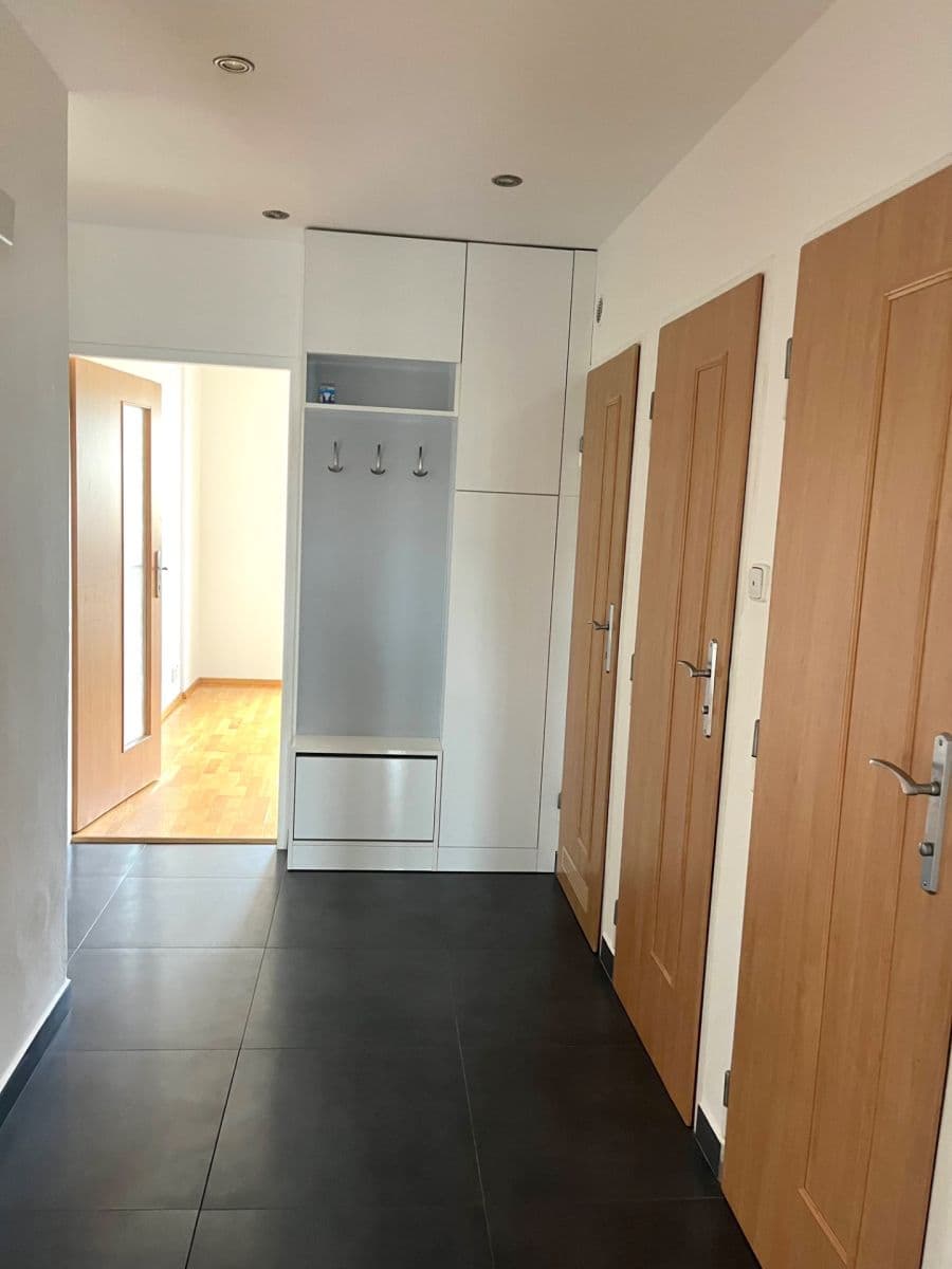 2 bedroom with open-plan kitchen flat to rent, 70 m², Zdaru, Prague, Prague 2 bedroom with open-plan kitchen flat to rent, 70 m², Zdaru, Prague, Prague