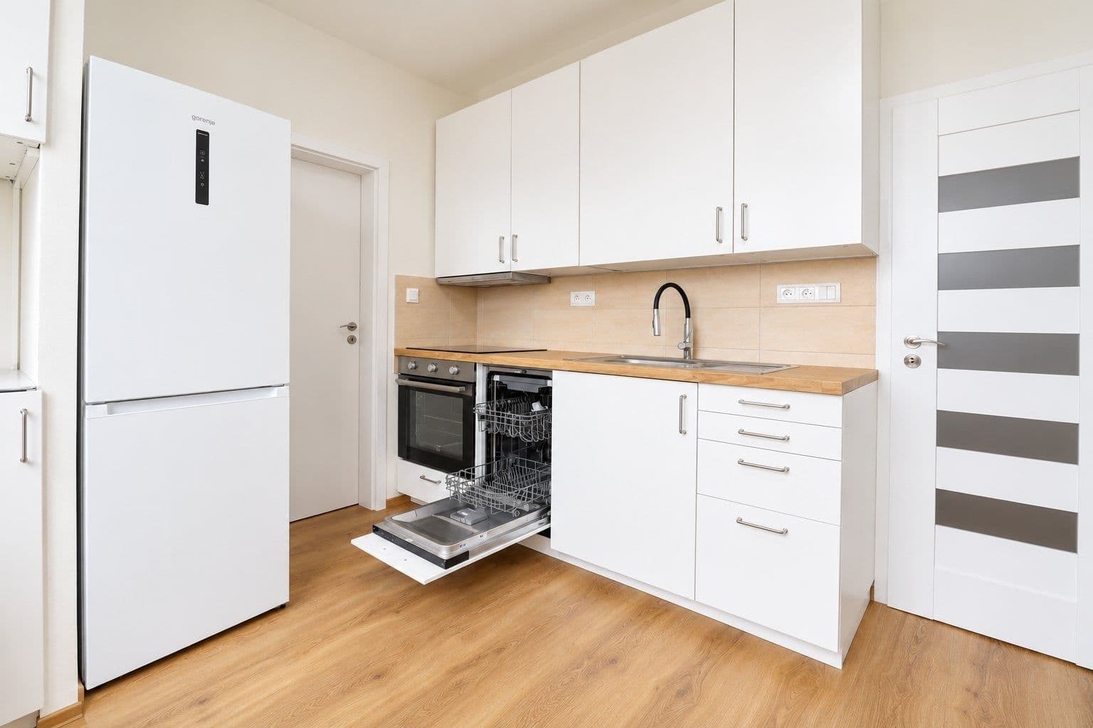 3 bedroom flat to rent, 78 m², Voskovcova, Prague, Prague 3 bedroom flat to rent, 78 m², Voskovcova, Prague, Prague