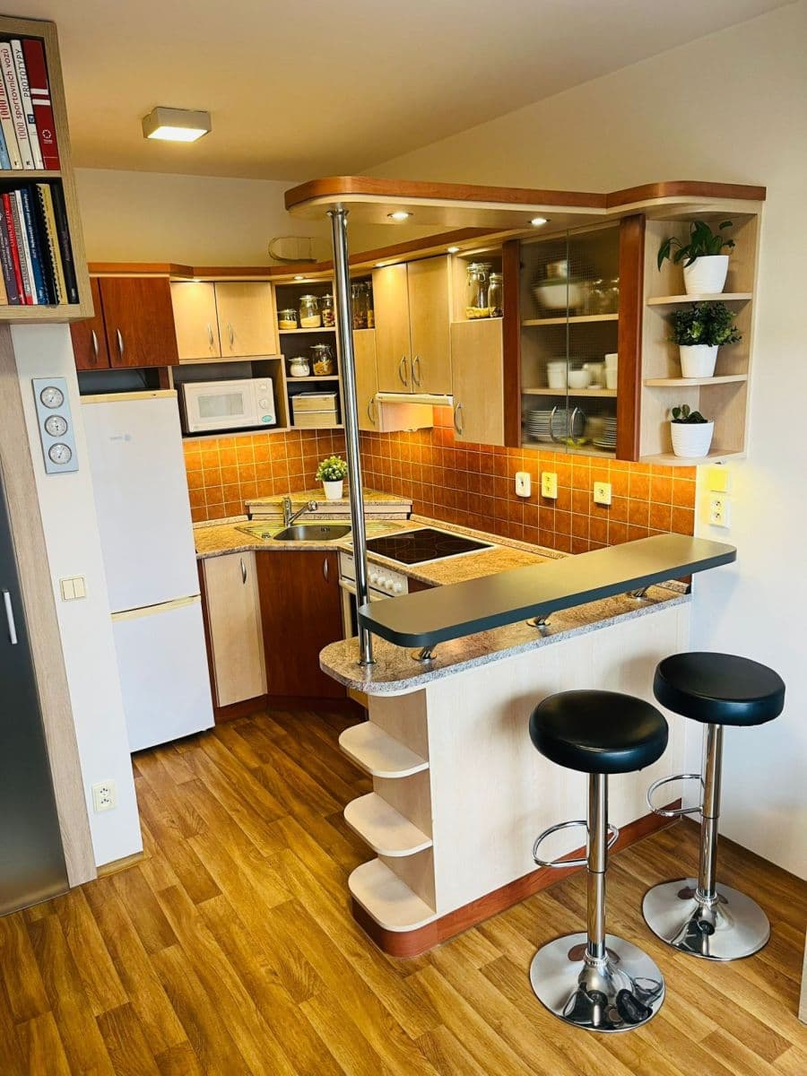 1 bedroom with open-plan kitchen flat to rent, 37 m², Felklova, Roztoky, Středočeský Region 1 bedroom with open-plan kitchen flat to rent, 37 m², Felklova, Roztoky, Středočeský Region