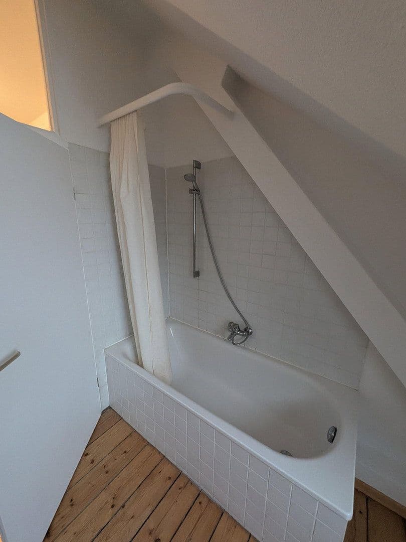 1 bedroom with open-plan kitchen flat to rent, 42 m², Moritzstraße 68, Wiesbaden, Hesse 1 bedroom with open-plan kitchen flat to rent, 42 m², Moritzstraße 68, Wiesbaden, Hesse