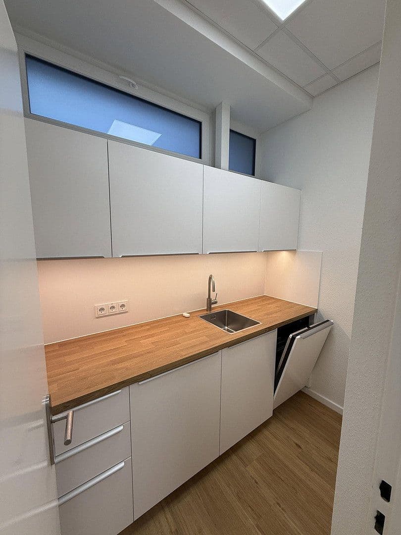 office to rent, 116 m², Goerdelerstraße 35, Offenbach, Hesse office to rent, 116 m², Goerdelerstraße 35, Offenbach, Hesse