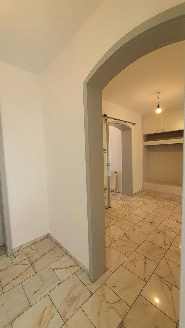 3 bedroom with open-plan kitchen flat to rent, 130 m², Duisburg, North Rhine-Westphalia 3 bedroom with open-plan kitchen flat to rent, 130 m², Duisburg, North Rhine-Westphalia