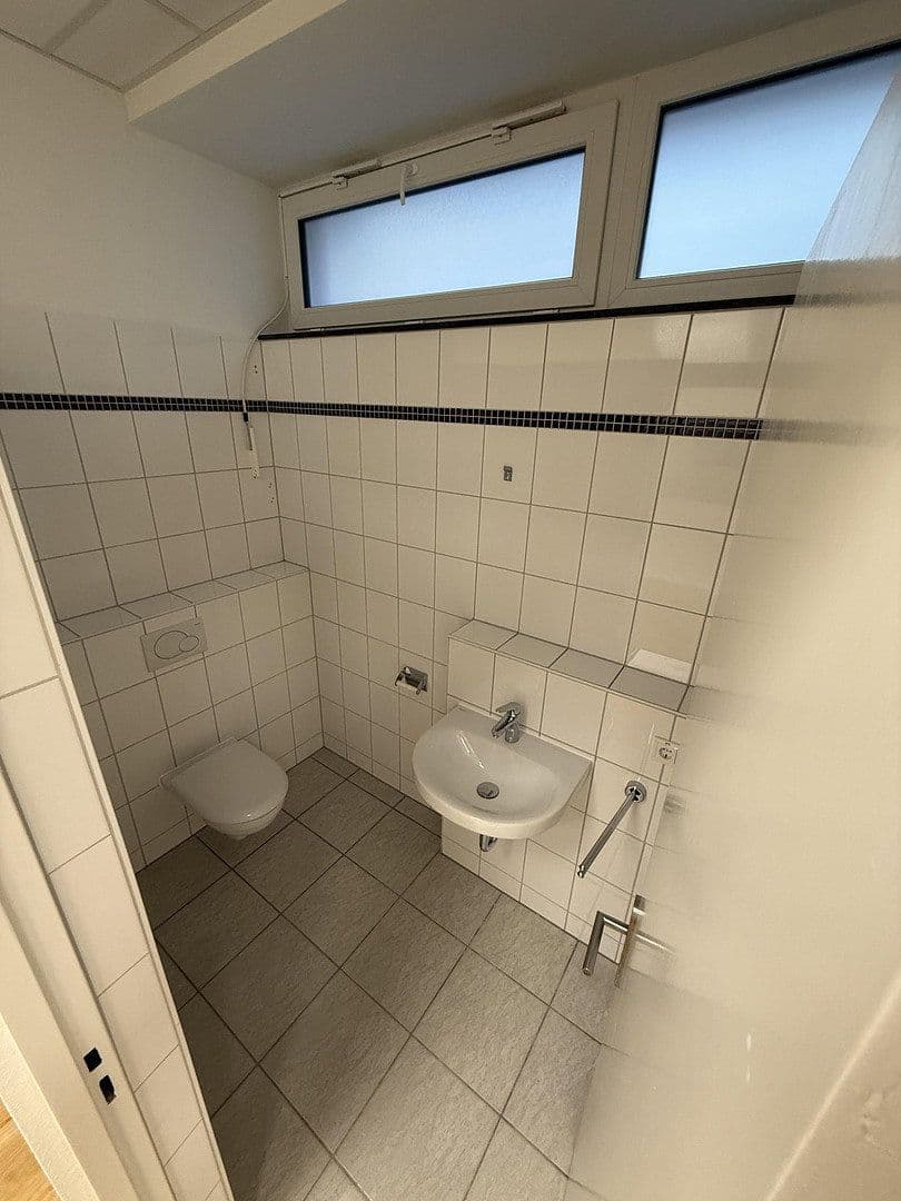 office to rent, 58 m², Goerdelerstraße 35, Offenbach, Hesse office to rent, 58 m², Goerdelerstraße 35, Offenbach, Hesse