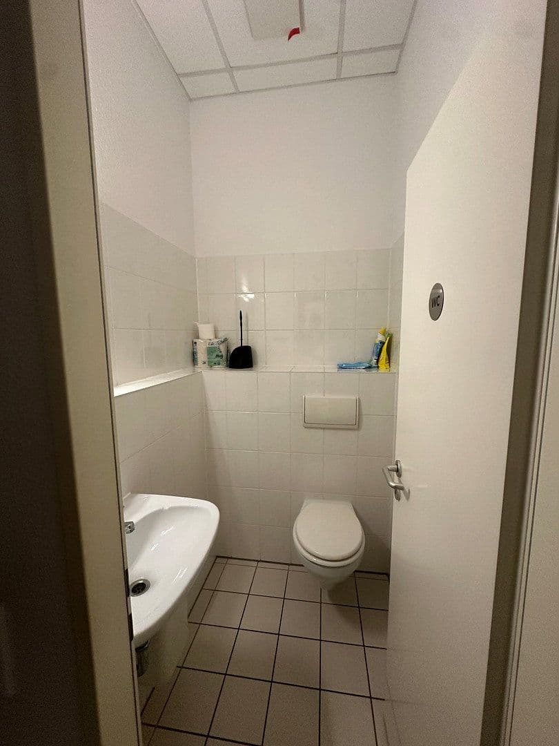 non-residential property to rent, 90 m², Alte Heerstr. 16, Kaarst, North Rhine-Westphalia non-residential property to rent, 90 m², Alte Heerstr. 16, Kaarst, North Rhine-Westphalia