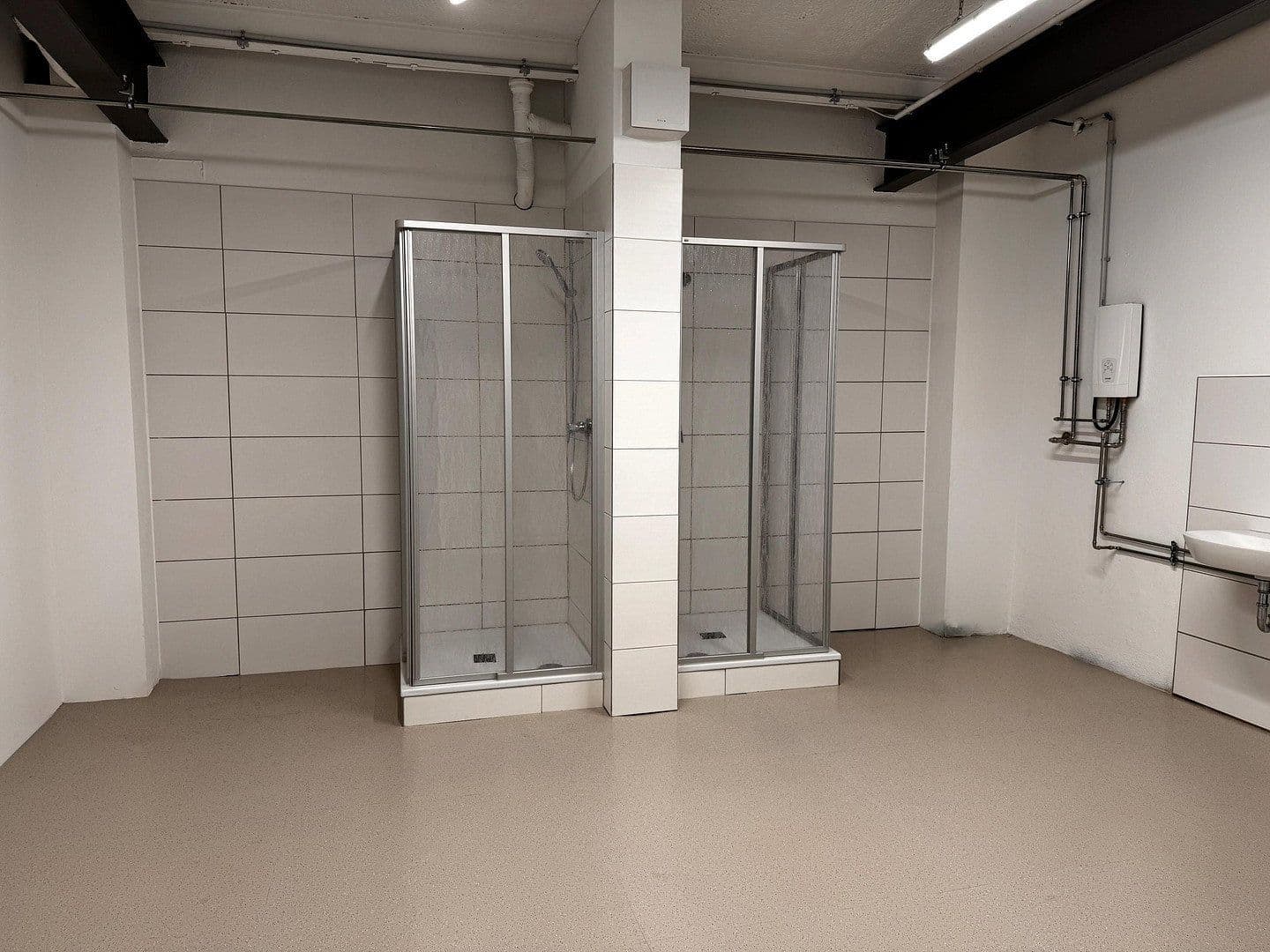 non-residential property to rent, 3,310 m², Dohna, Saxony non-residential property to rent, 3,310 m², Dohna, Saxony