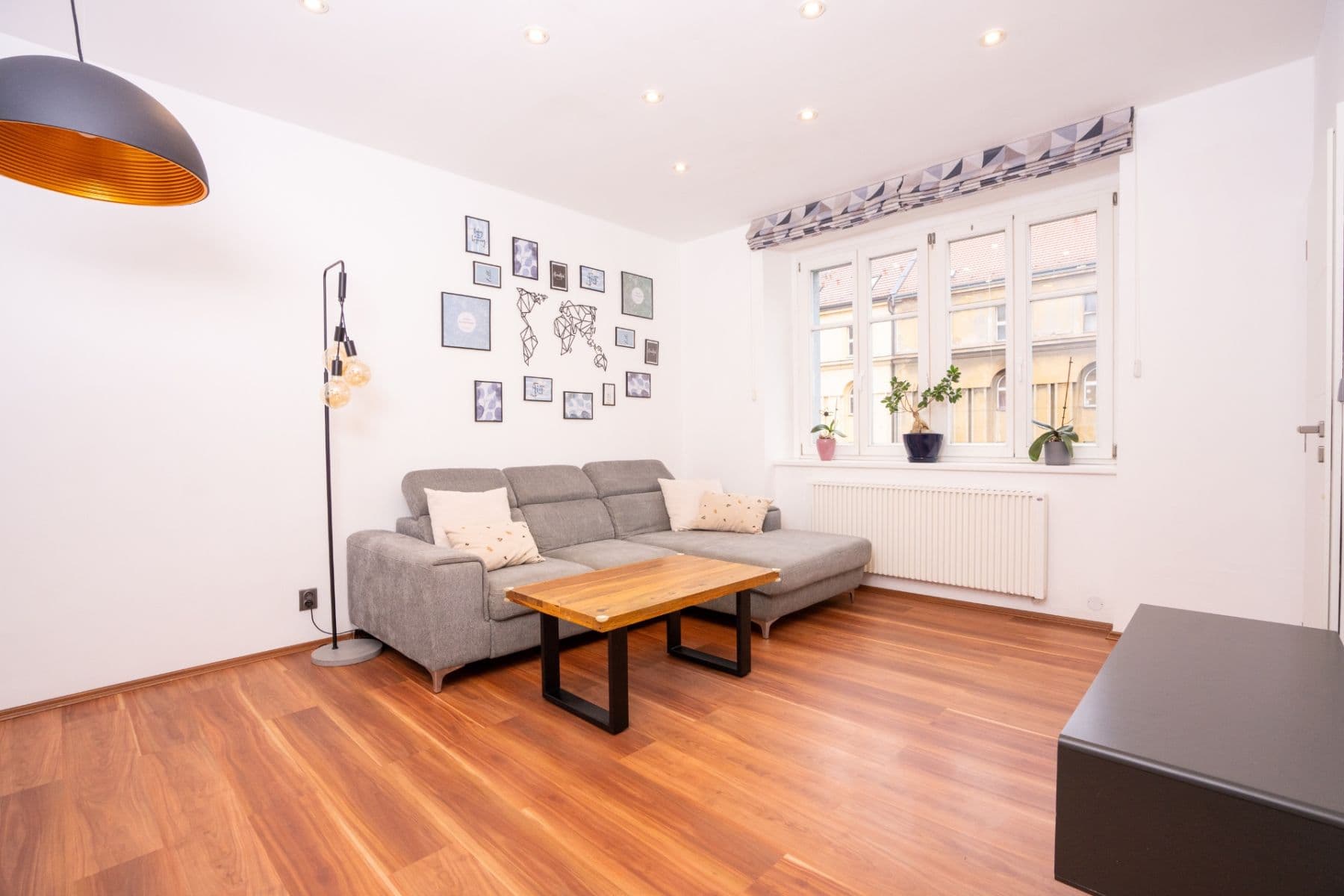 2 bedroom with open-plan kitchen flat to rent, 63 m², Boleslavská, Prague, Prague 2 bedroom with open-plan kitchen flat to rent, 63 m², Boleslavská, Prague, Prague