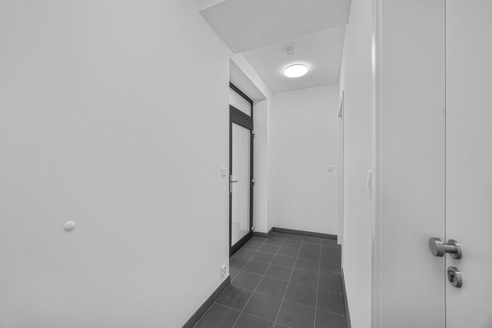 Studio flat to rent, 33 m², K dálnici, Prague, Prague Studio flat to rent, 33 m², K dálnici, Prague, Prague