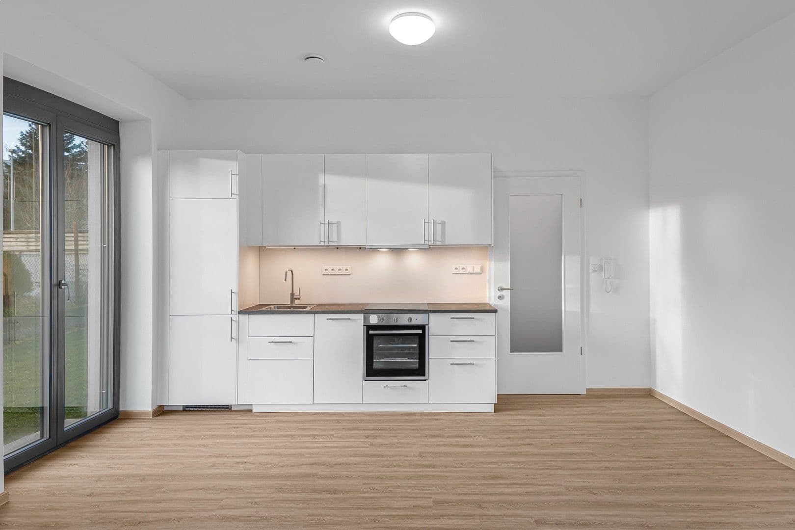 Studio flat to rent, 33 m², K dálnici, Prague, Prague Studio flat to rent, 33 m², K dálnici, Prague, Prague