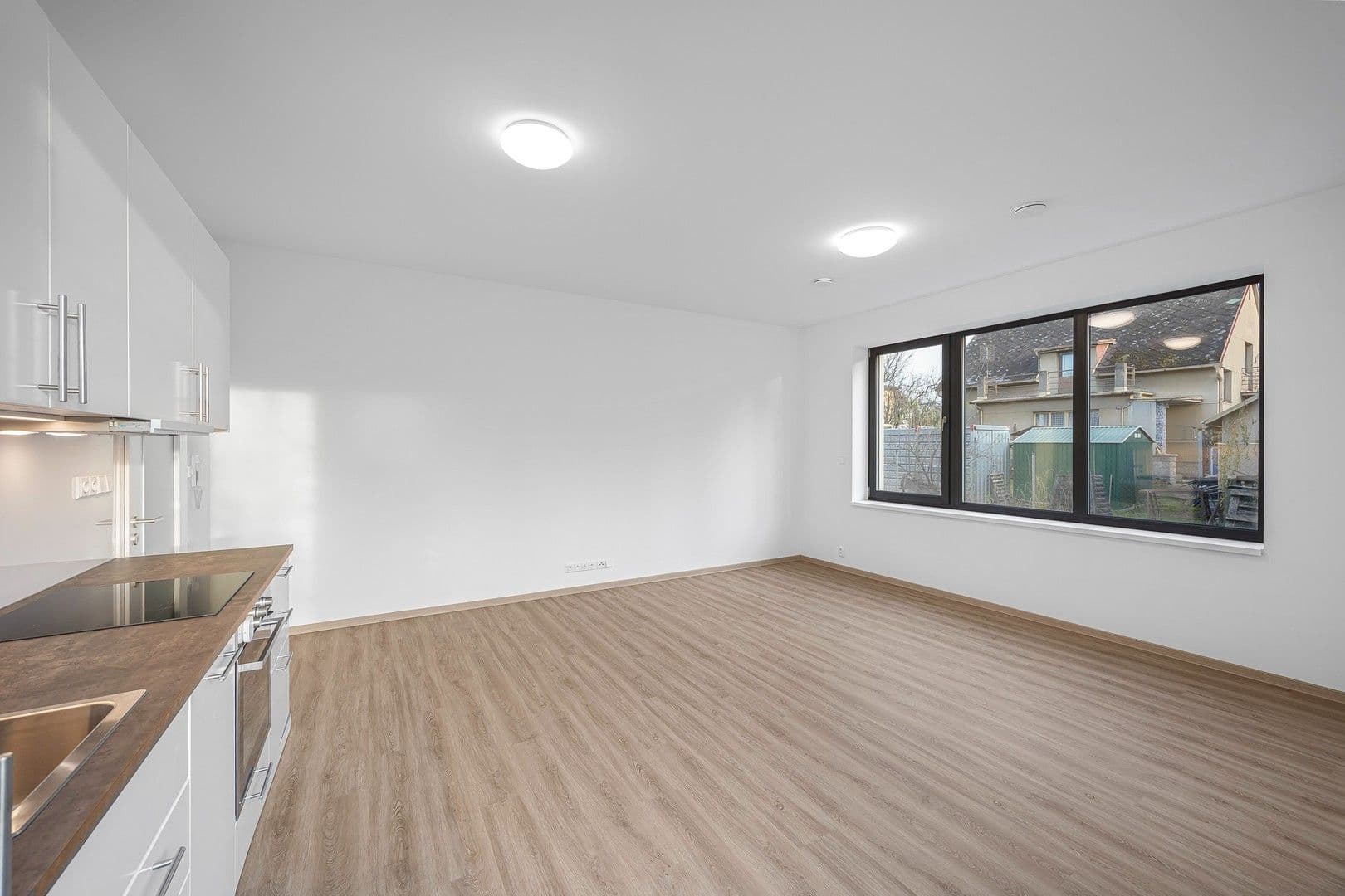 Studio flat to rent, 33 m², K dálnici, Prague, Prague Studio flat to rent, 33 m², K dálnici, Prague, Prague