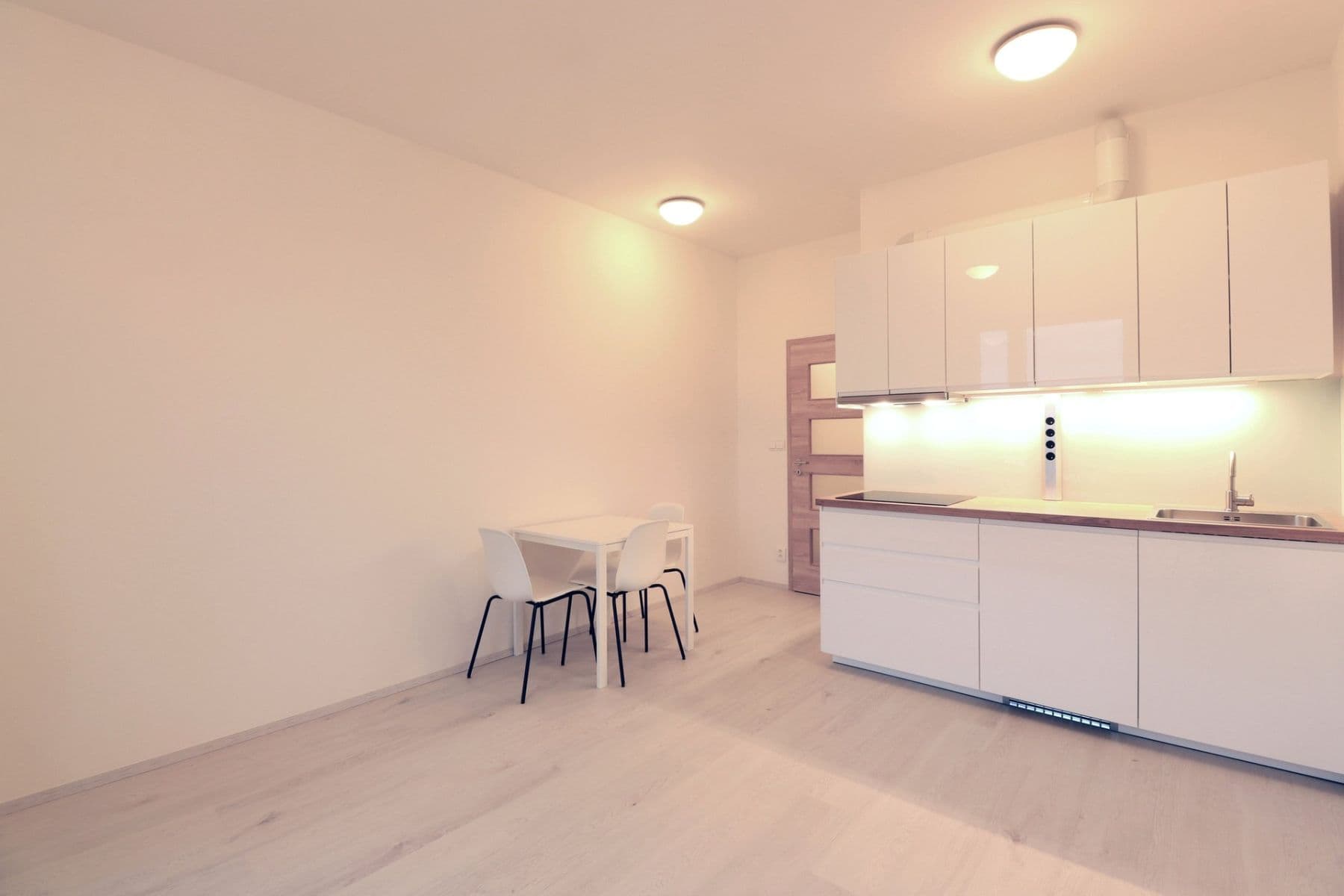 Studio flat to rent, 25 m², Augustina Lukeše, Brandýs nad Labem-Stará Boleslav, Středočeský Region Studio flat to rent, 25 m², Augustina Lukeše, Brandýs nad Labem-Stará Boleslav, Středočeský Region