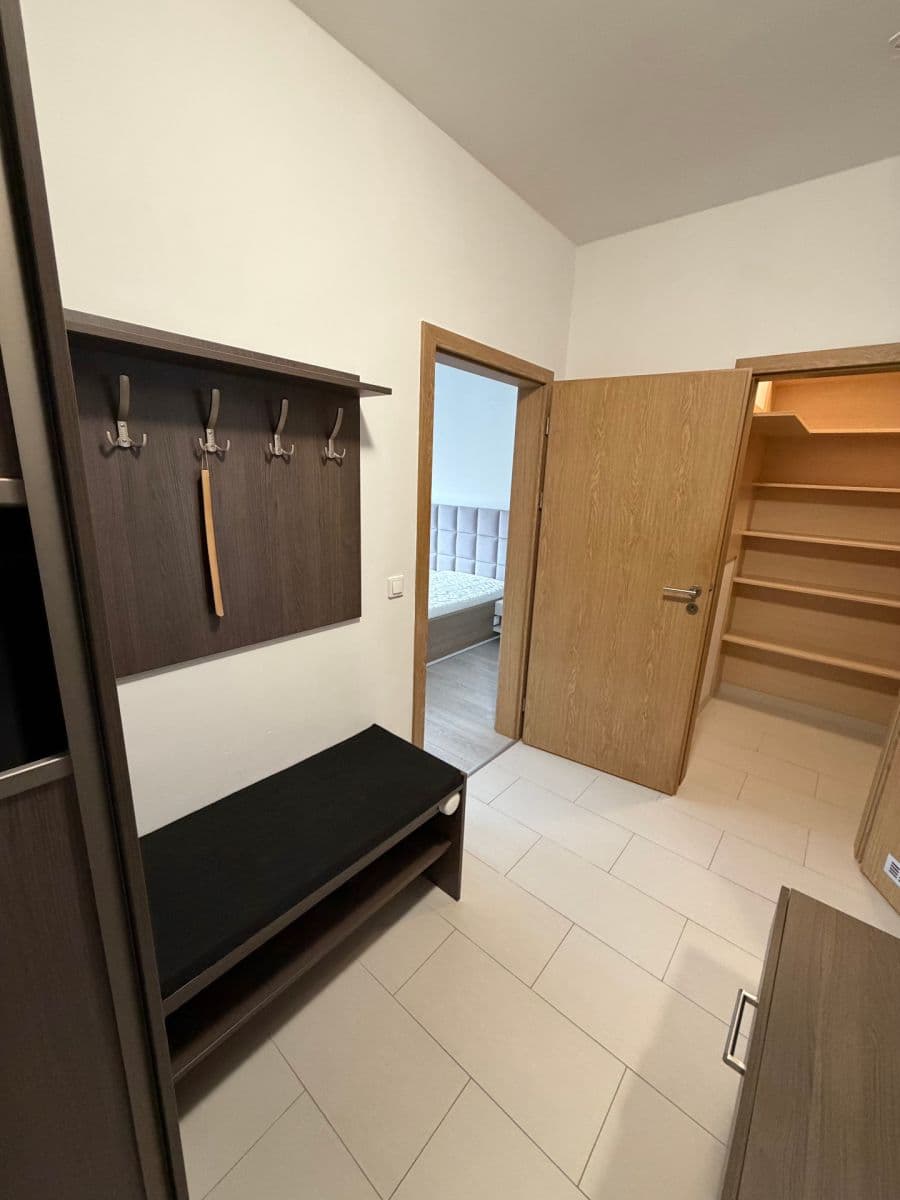1 bedroom with open-plan kitchen flat to rent, 68 m², Hornoměcholupská, Prague, Prague 1 bedroom with open-plan kitchen flat to rent, 68 m², Hornoměcholupská, Prague, Prague