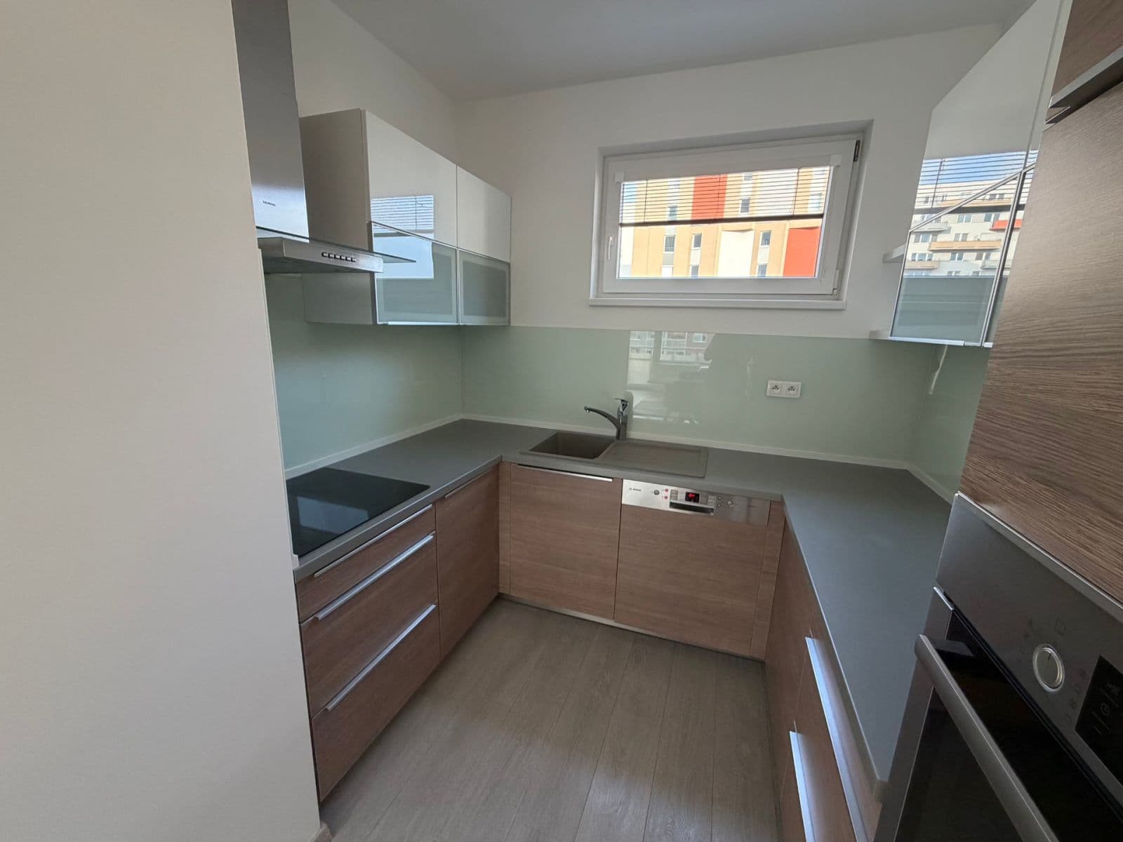 1 bedroom with open-plan kitchen flat to rent, 68 m², Hornoměcholupská, Prague, Prague 1 bedroom with open-plan kitchen flat to rent, 68 m², Hornoměcholupská, Prague, Prague