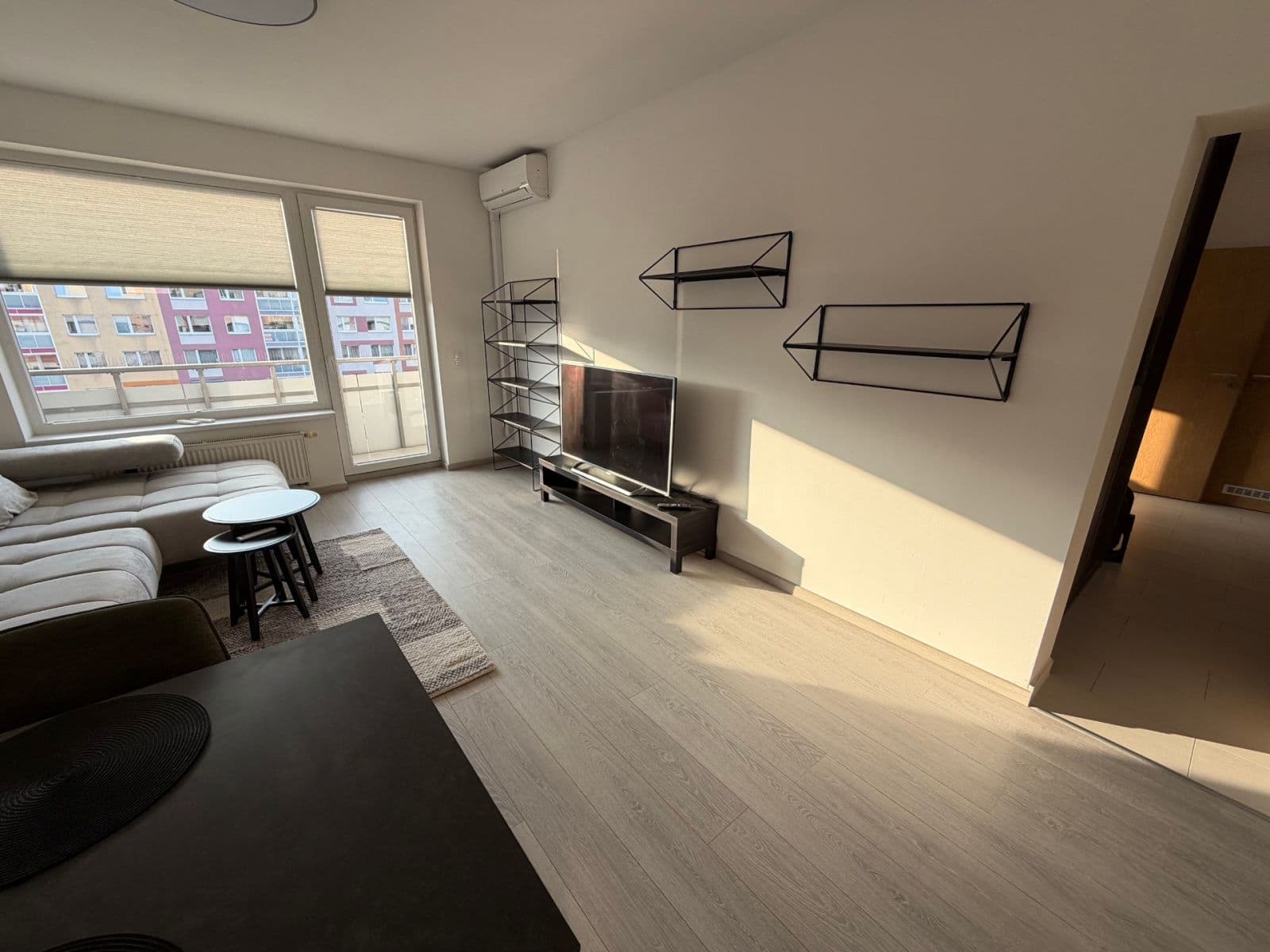 1 bedroom with open-plan kitchen flat to rent, 68 m², Hornoměcholupská, Prague, Prague 1 bedroom with open-plan kitchen flat to rent, 68 m², Hornoměcholupská, Prague, Prague