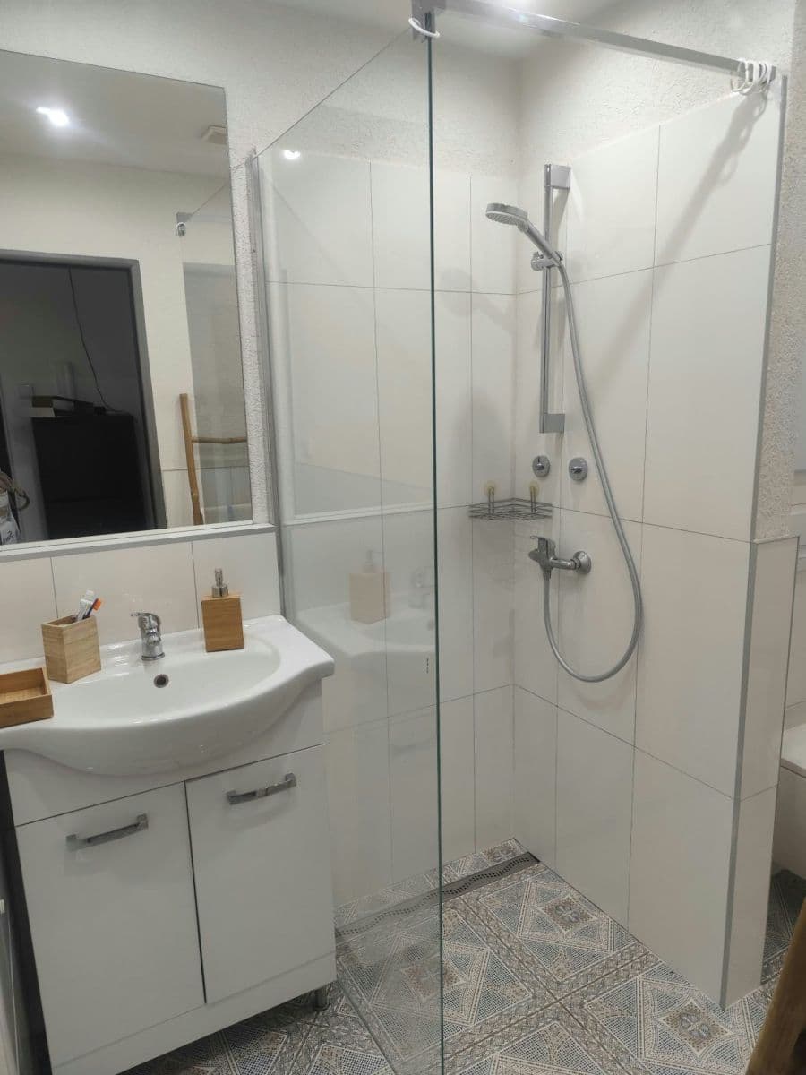 1 bedroom flat to rent, 34 m², Kozmonautov, Svätý Jur, Bratislavský Region 1 bedroom flat to rent, 34 m², Kozmonautov, Svätý Jur, Bratislavský Region