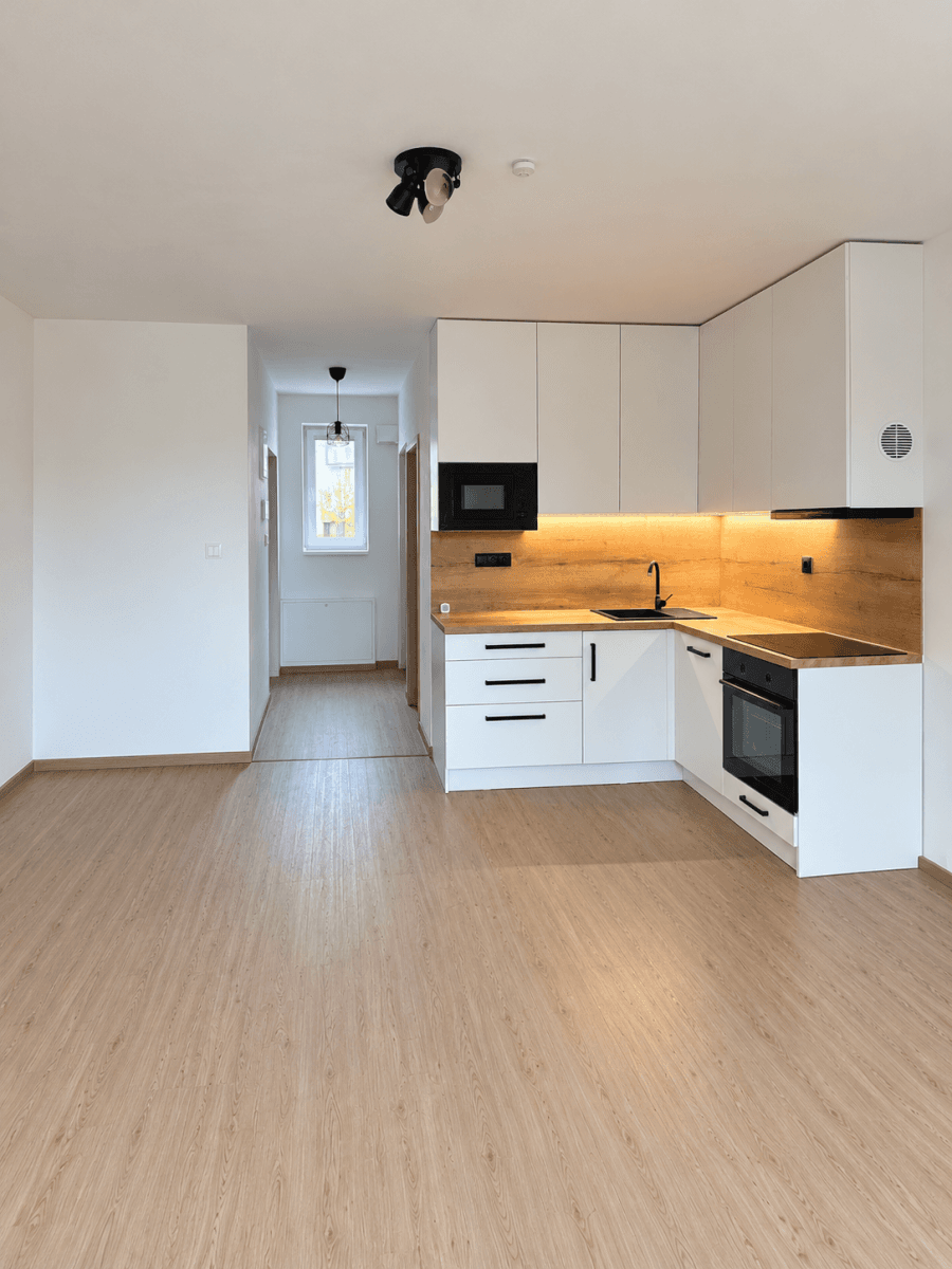Studio flat to rent, 29 m², Faměrovo náměstí, Brno, Jihomoravský Region Studio flat to rent, 29 m², Faměrovo náměstí, Brno, Jihomoravský Region
