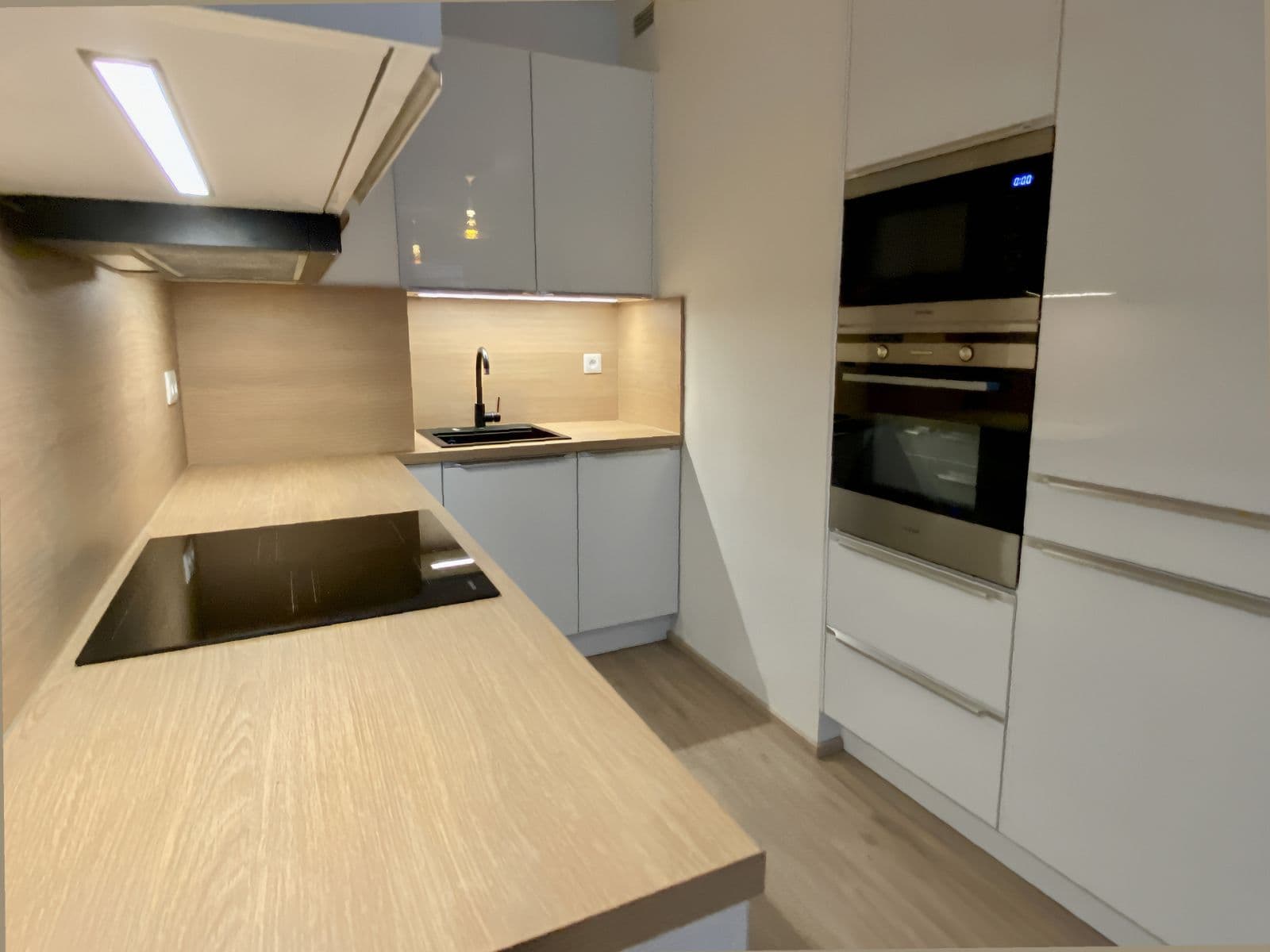 1 bedroom with open-plan kitchen flat to rent, 64 m², Do Zahrádek I, Prague, Prague 1 bedroom with open-plan kitchen flat to rent, 64 m², Do Zahrádek I, Prague, Prague