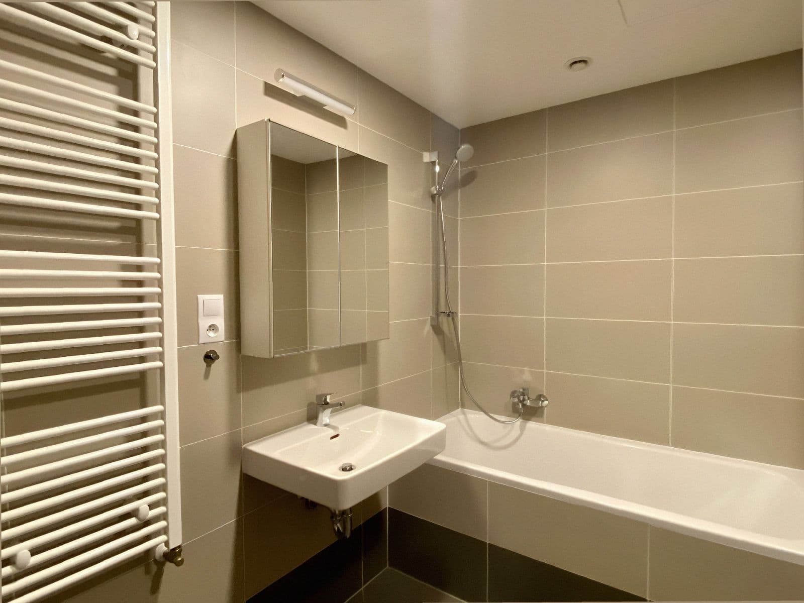 1 bedroom with open-plan kitchen flat to rent, 64 m², Do Zahrádek I, Prague, Prague 1 bedroom with open-plan kitchen flat to rent, 64 m², Do Zahrádek I, Prague, Prague
