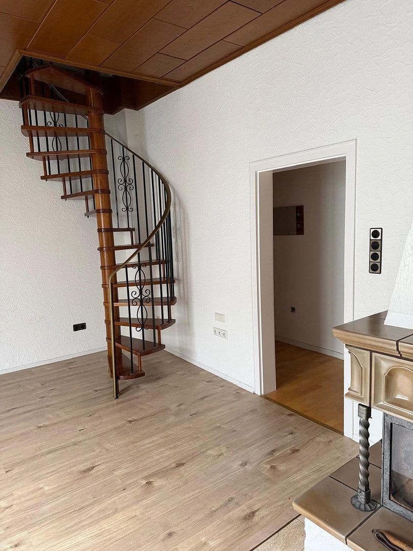2 bedroom with open-plan kitchen flat to rent, 110 m², Dönhoffstr. 31, Solingen, North Rhine-Westphalia 2 bedroom with open-plan kitchen flat to rent, 110 m², Dönhoffstr. 31, Solingen, North Rhine-Westphalia