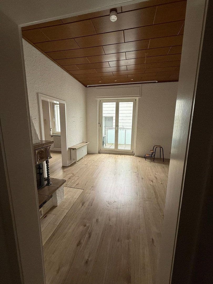 2 bedroom with open-plan kitchen flat to rent, 110 m², Dönhoffstr. 31, Solingen, North Rhine-Westphalia 2 bedroom with open-plan kitchen flat to rent, 110 m², Dönhoffstr. 31, Solingen, North Rhine-Westphalia