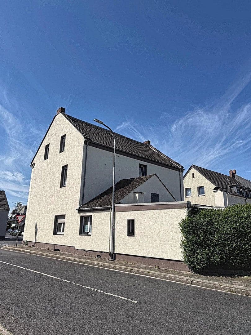 house for sale, 302 m², Essenberger Str. 217, Moers, North Rhine-Westphalia house for sale, 302 m², Essenberger Str. 217, Moers, North Rhine-Westphalia