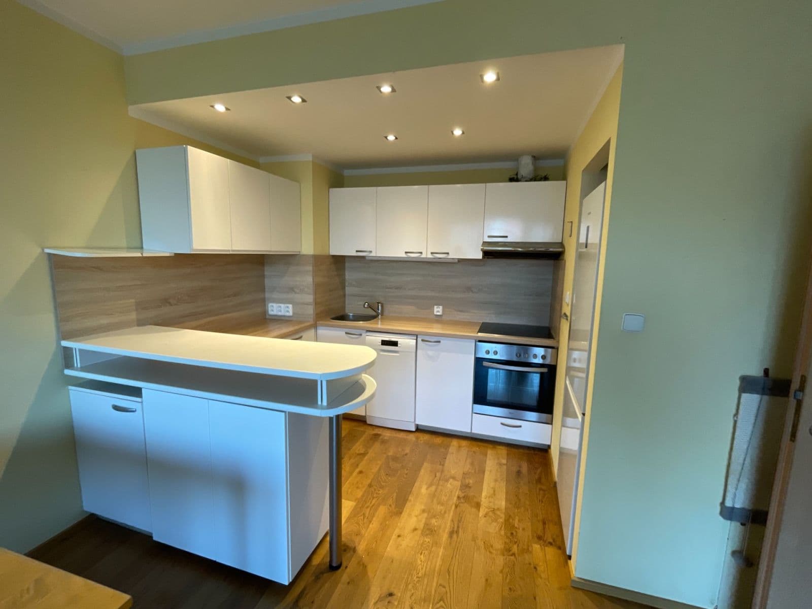 1 bedroom with open-plan kitchen flat to rent, 48 m², Wassermannova, Prague, Prague 1 bedroom with open-plan kitchen flat to rent, 48 m², Wassermannova, Prague, Prague